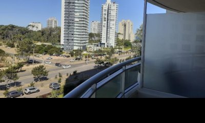 Apartamento de 2 dormitirios en Ocean Drive, Punta del Este