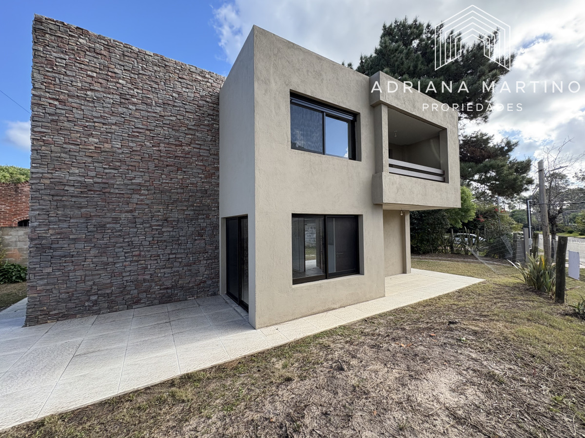 Moderna casa de 3 dormitorios en Pinares