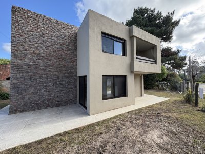 Moderna casa de 3 dormitorios en Pinares