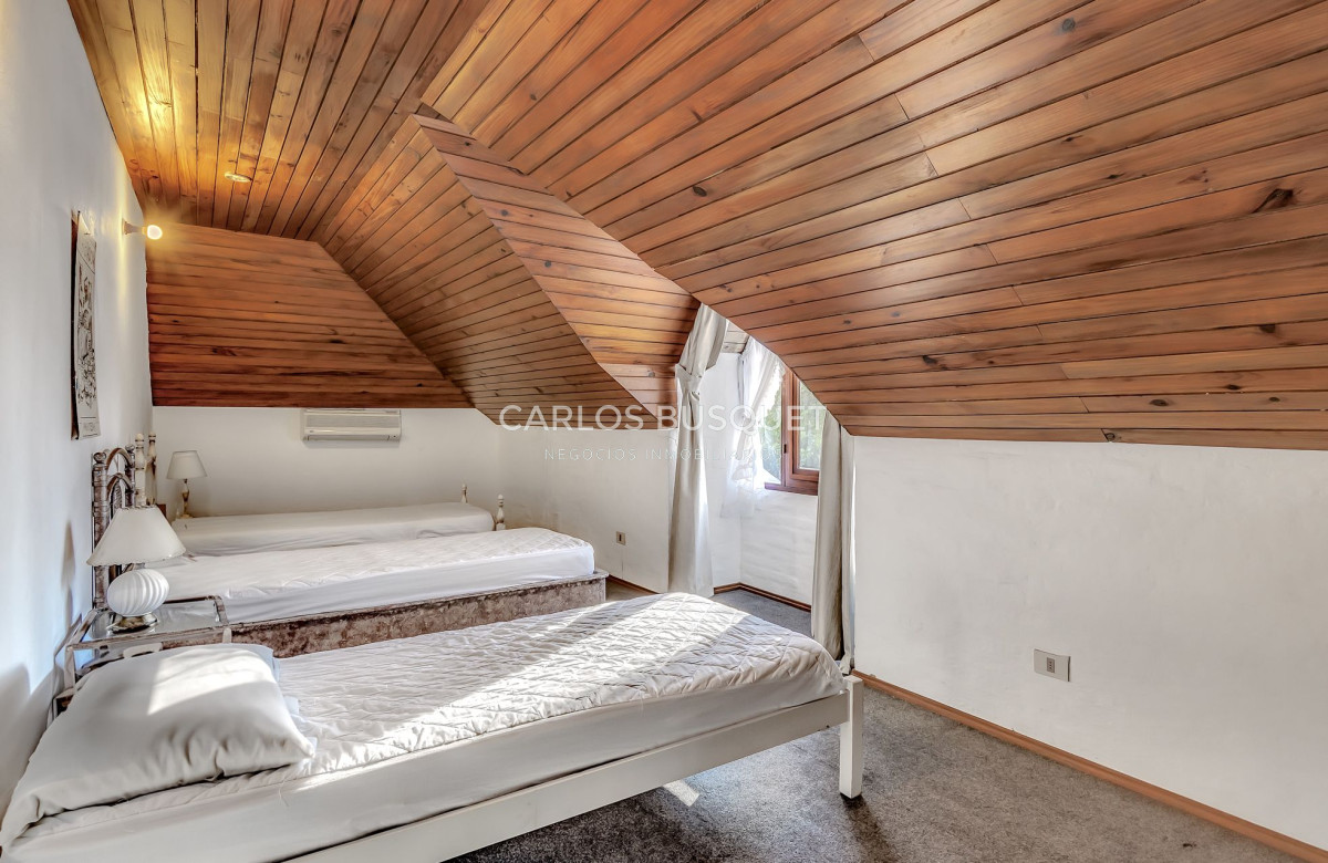 Casa ID.605 - Espectacular Casa de 6 dormitorios en San Rafael