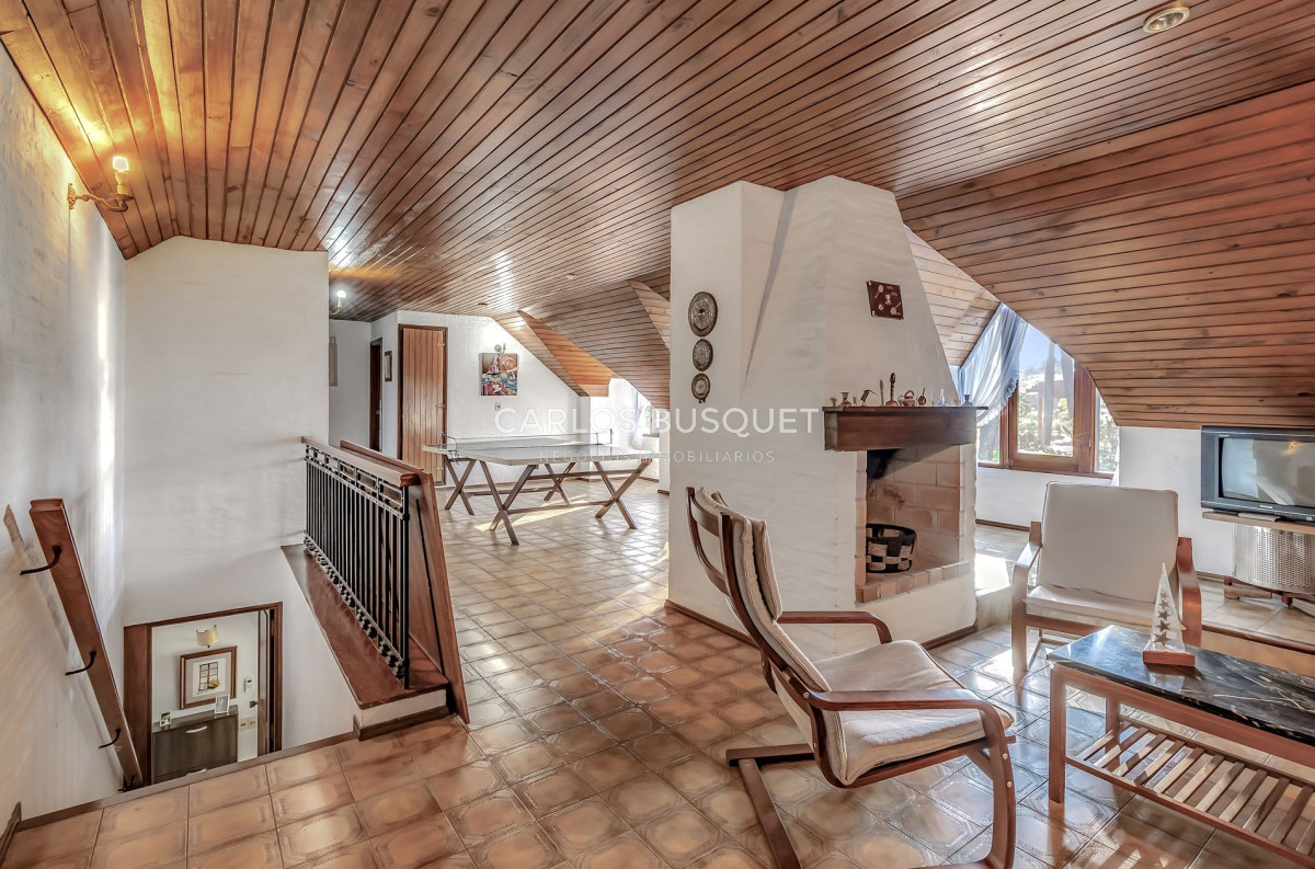 Casa ID.605 - Espectacular Casa de 6 dormitorios en San Rafael