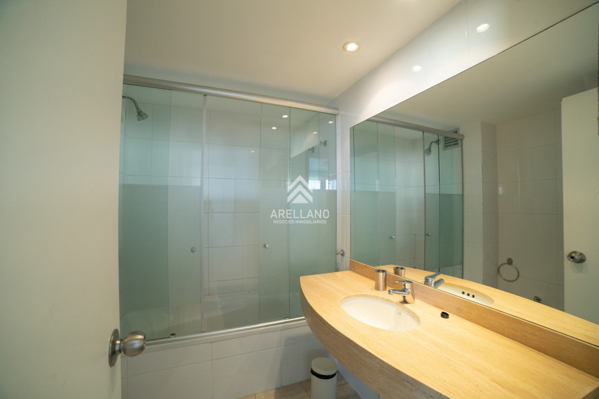 Apartamento ID.6041 - Venta apartamento 3 dormitorios mas servicio 