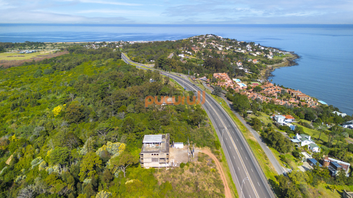 Terreno ID.2211 - TERRENO PRIMERA LINEA EN PUNTO MAS ALTO DE PUNTA BALLENA