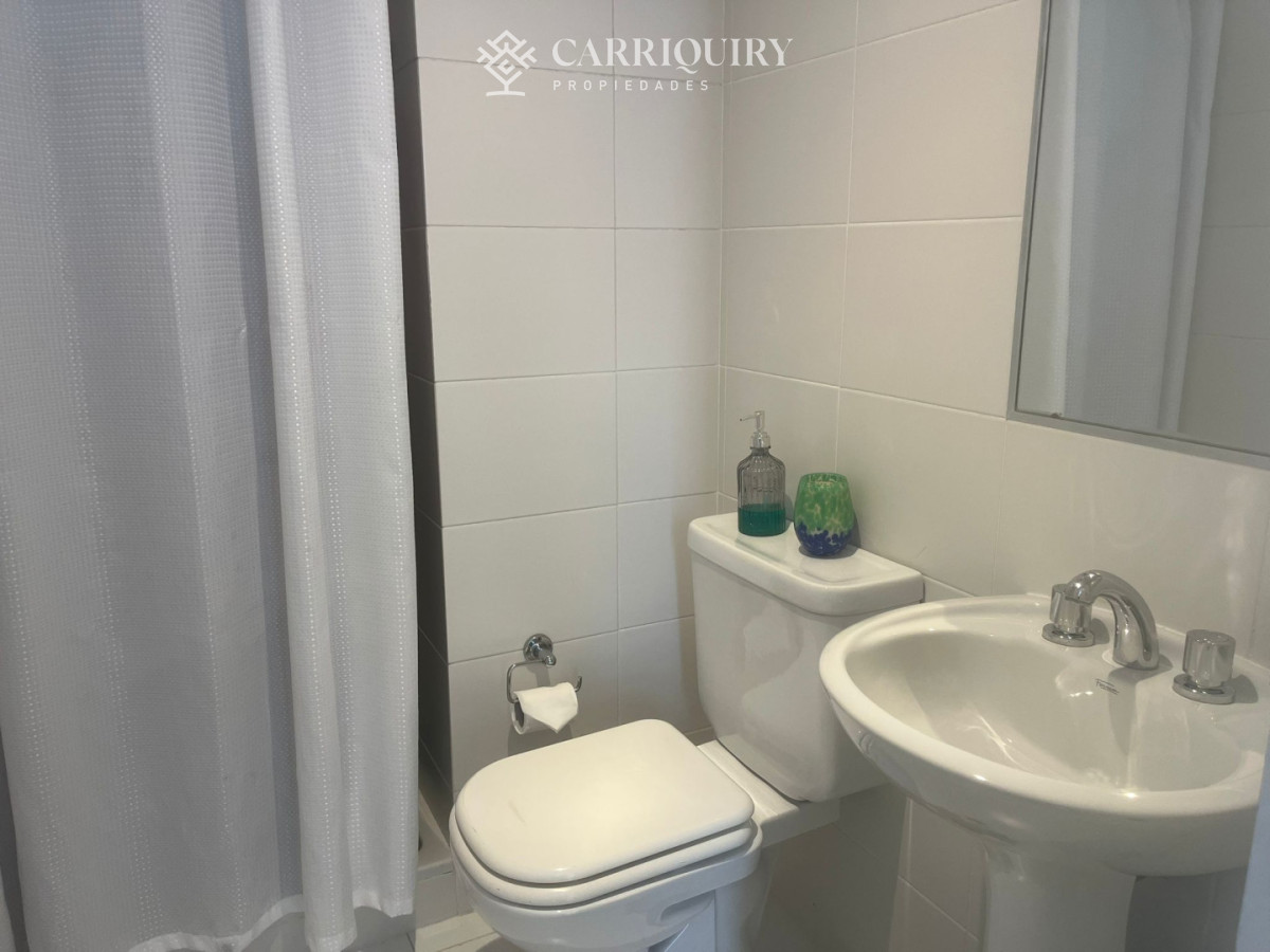 Apartamento ID.10135 - Apartamento de dos dormitorios en venta en Playa Brava con balcón