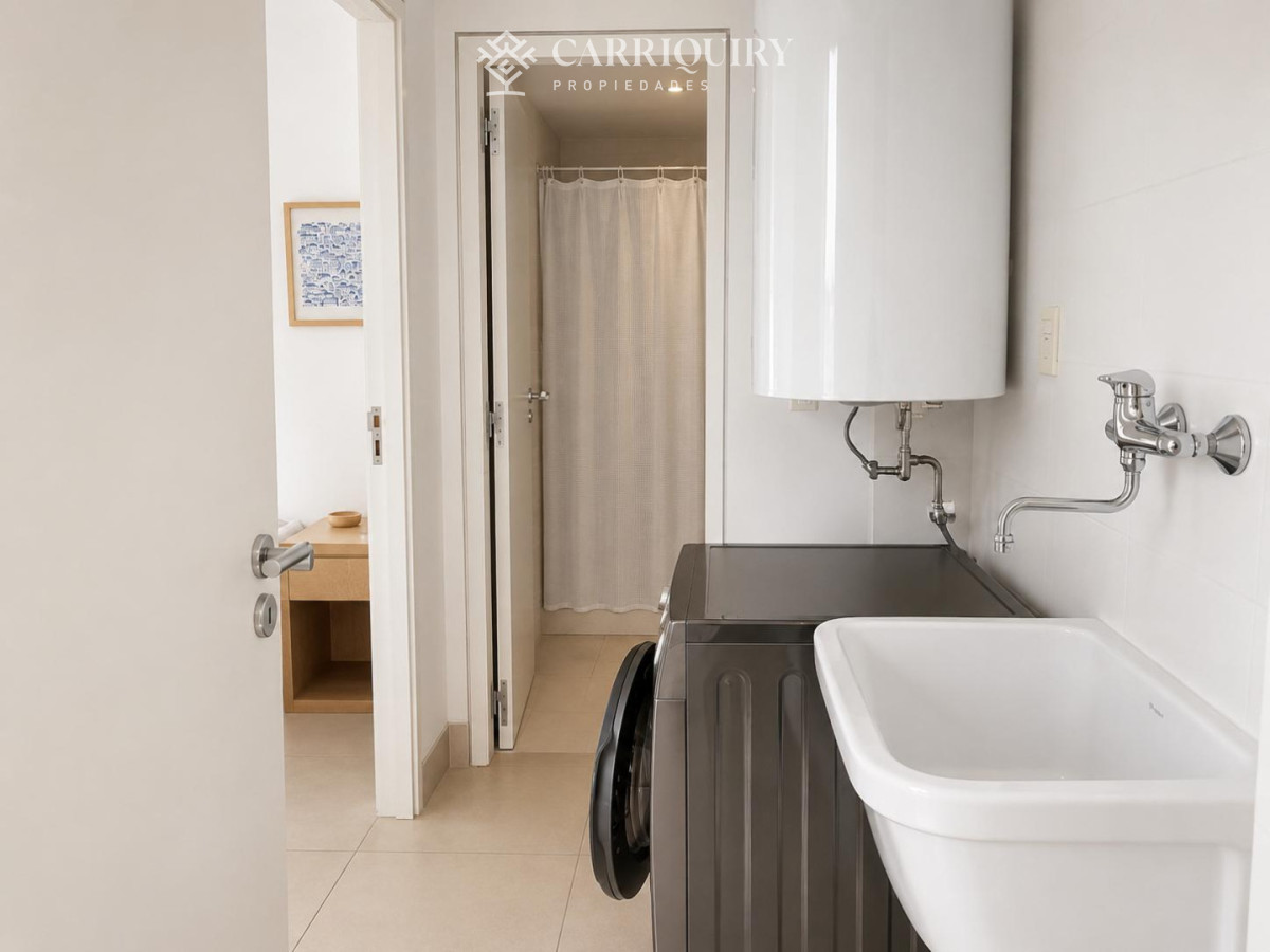 Apartamento ID.10135 - Apartamento de dos dormitorios en venta en Playa Brava con balcón