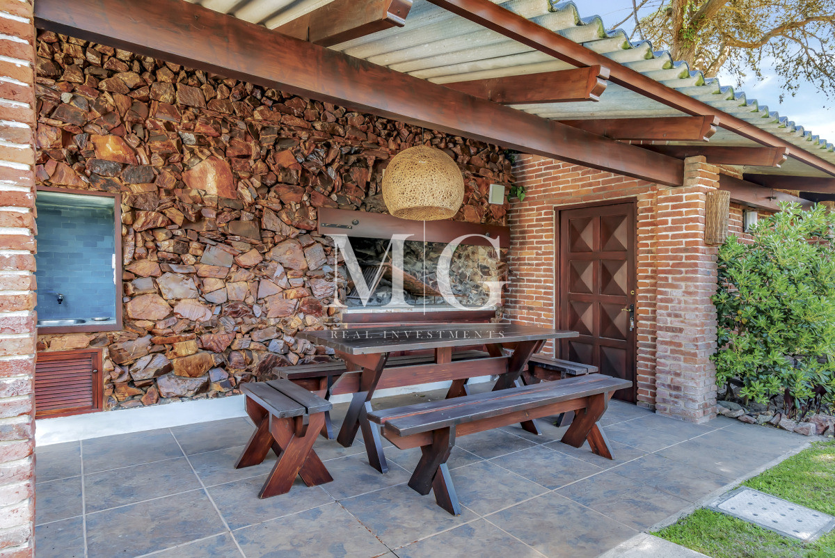 Casa ID.1466 - CASA EN VENTA A 3 CUADRAS DE LA PLAYA
