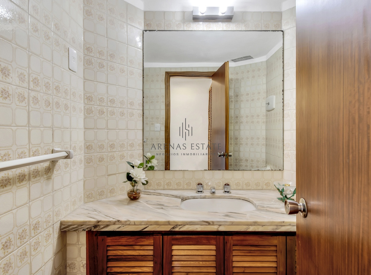 Apartamento ID.2821 - Apartamento en venta de 3 dormitorios mas dependencia 
