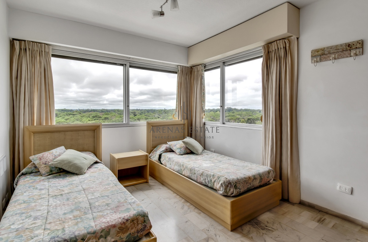 Apartamento ID.2821 - Apartamento en venta de 3 dormitorios mas dependencia 
