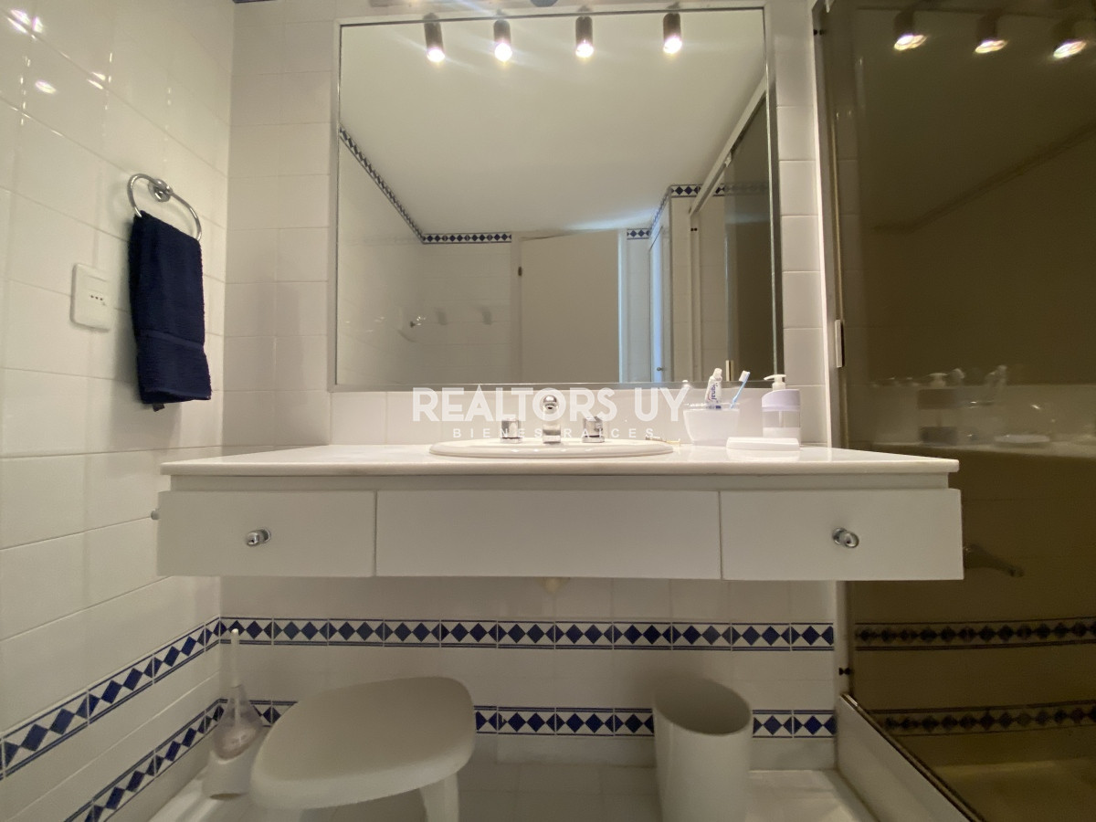Apartamento ID.253 - Vendo departamento en Punta del Este Primera Linea