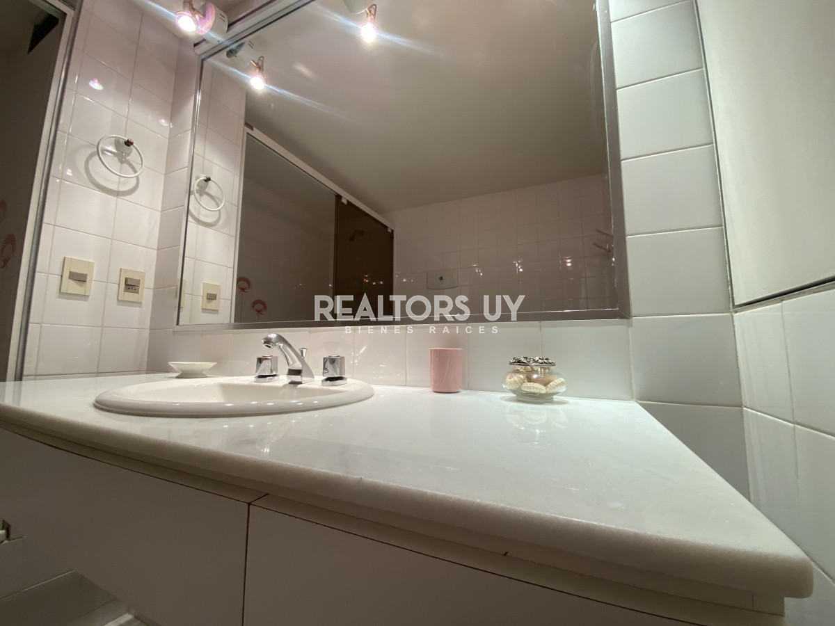 Apartamento ID.253 - Vendo departamento en Punta del Este Primera Linea
