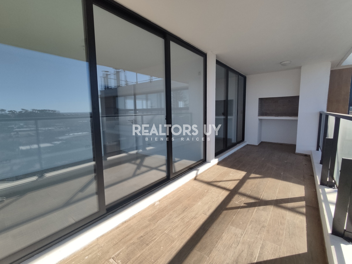 Apartamento en Punta del Este, Roosevelt - RLT212A