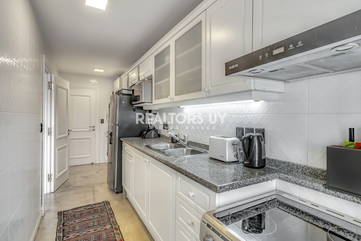 Apartamento ID.510 - En venta apartamento 3 dormitorios con vista al mar