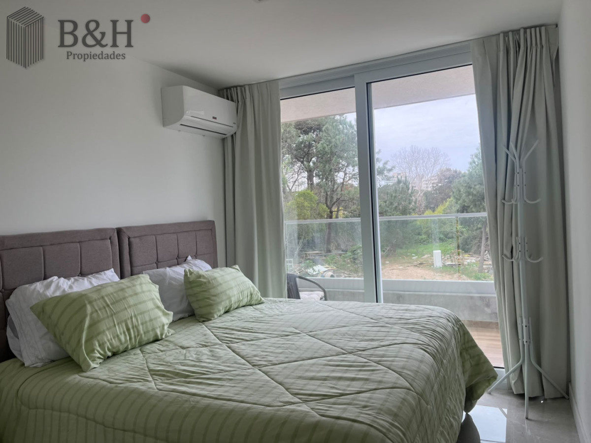 Apartamento ID.8131 - Departamento de dos dormitorios en venta con balcón y garage