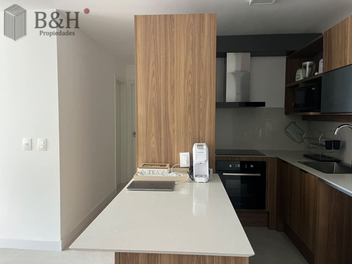 Apartamento ID.8131 - Departamento de dos dormitorios en venta con balcón y garage