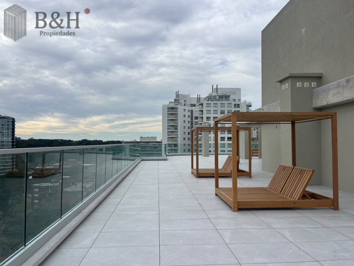 Apartamento ID.8131 - Departamento de dos dormitorios en venta con balcón y garage