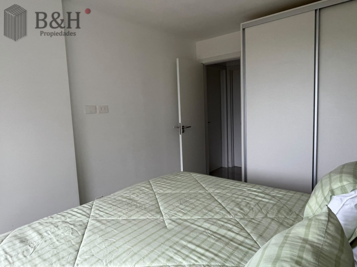 Apartamento ID.8131 - Departamento de dos dormitorios en venta con balcón y garage