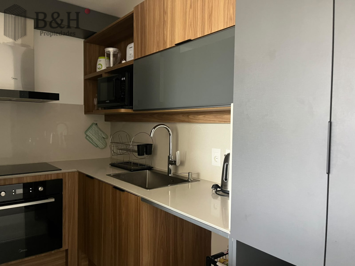 Apartamento ID.8131 - Departamento de dos dormitorios en venta con balcón y garage