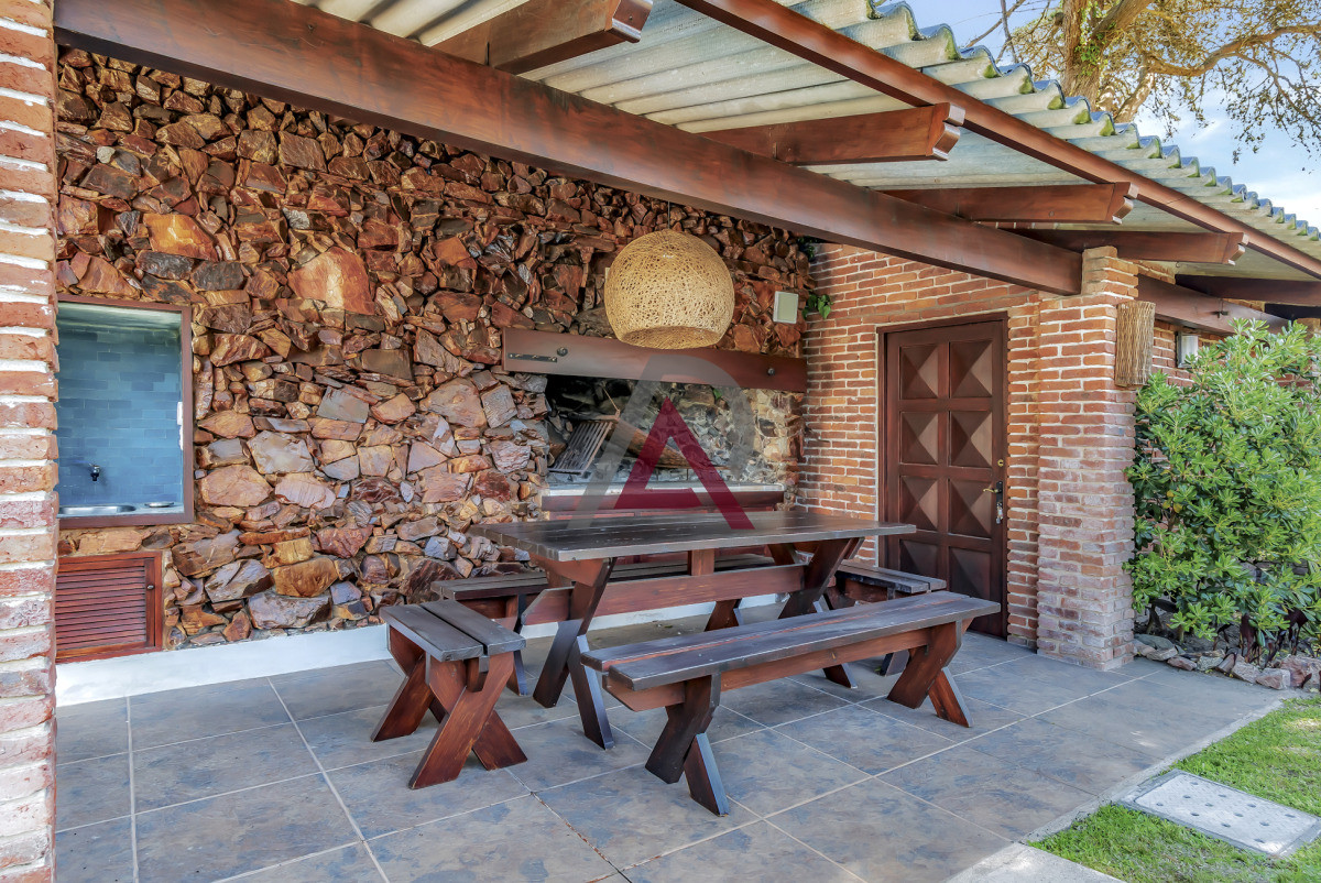Casa ID.258 - CASA EN VENTA A 3 CUADRAS DE LA PLAYA