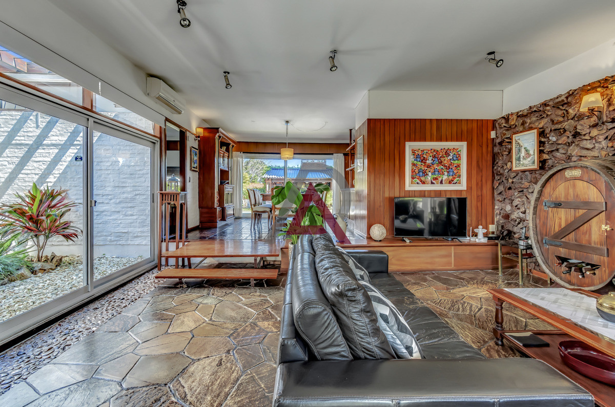 Casa ID.258 - CASA EN VENTA A 3 CUADRAS DE LA PLAYA