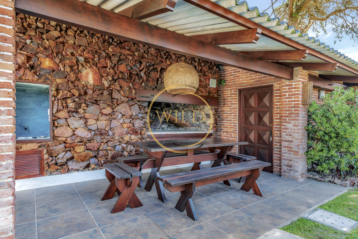 Casa ID.2501 - CASA EN VENTA A 3 CUADRAS DE LA PLAYA