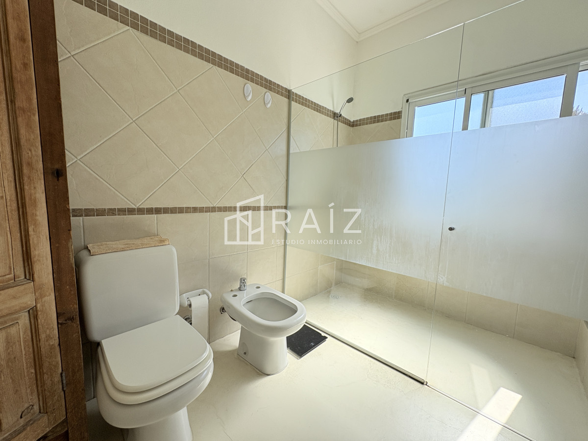 Casa ID.11551 - VENTA CASA 4 DORMITORIOS  TIO TOM PUNTA BALLENA