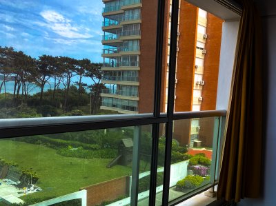 Venta apartamento un dormitorio punta del este edificio palm beach