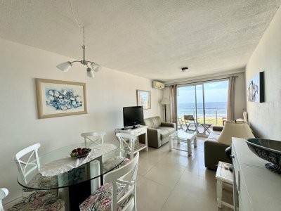 Apartamento de 2 dormitorios con vista al mar