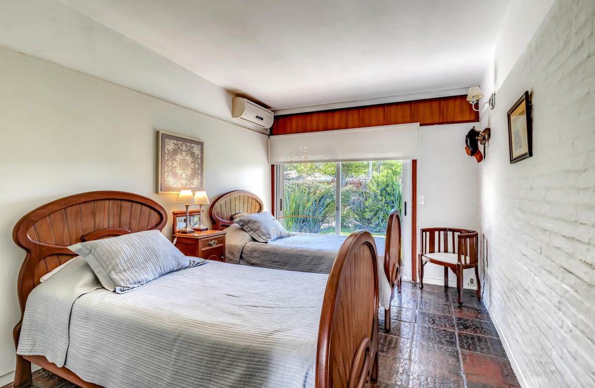 Casa ID.921 - CASA EN VENTA A 3 CUADRAS DE LA PLAYA