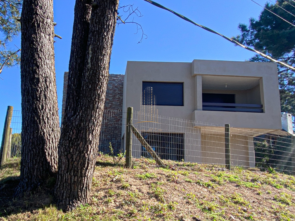 Casa ID.803 - Casa en venta de 3 dormitorios en Pinares