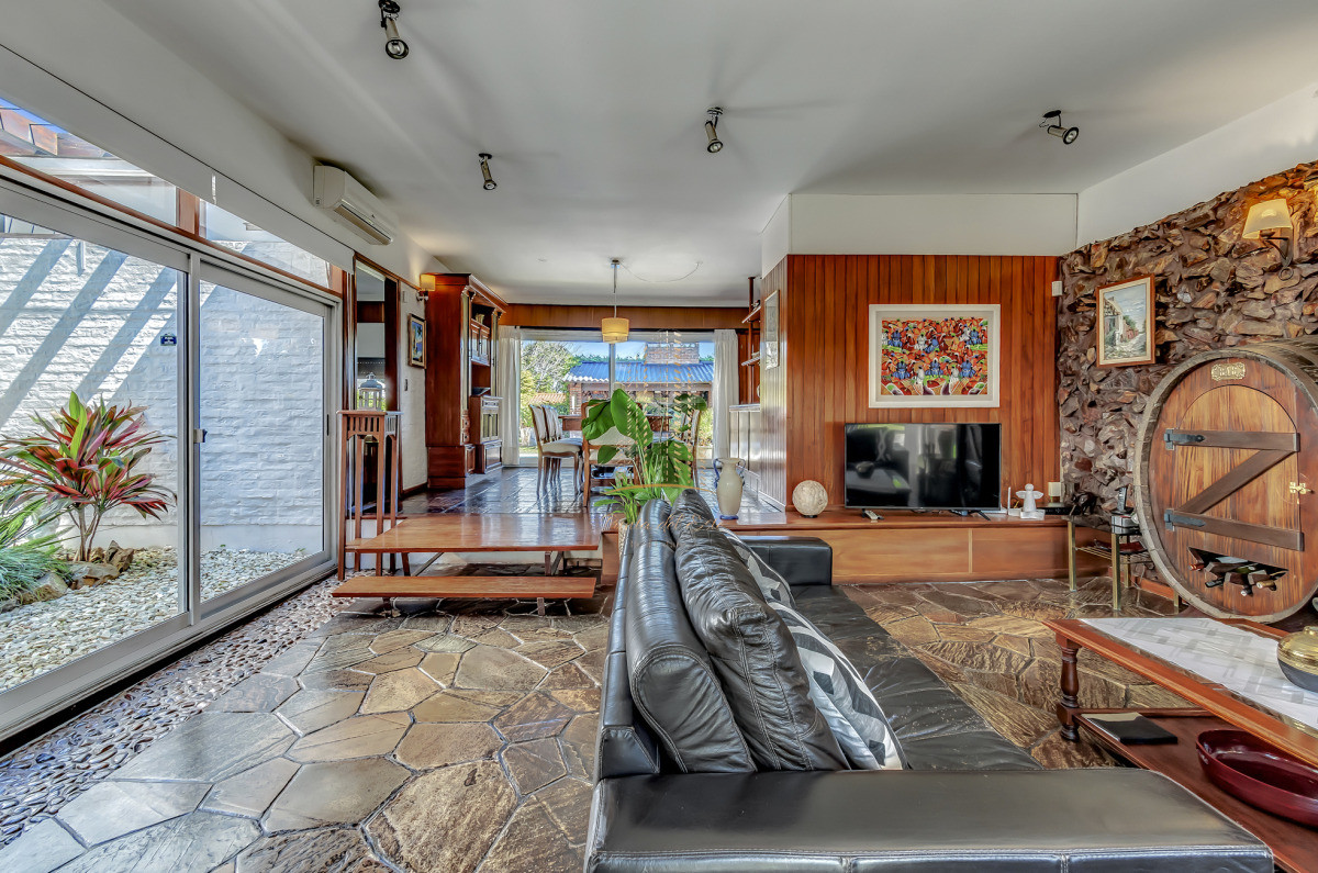 Casa ID.921 - CASA EN VENTA A 3 CUADRAS DE LA PLAYA