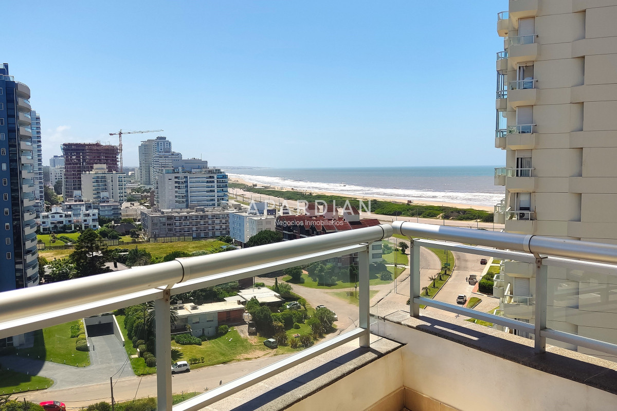 Apartamento ID.21096919 - Excelente apartamento con vistas a playa brava!
