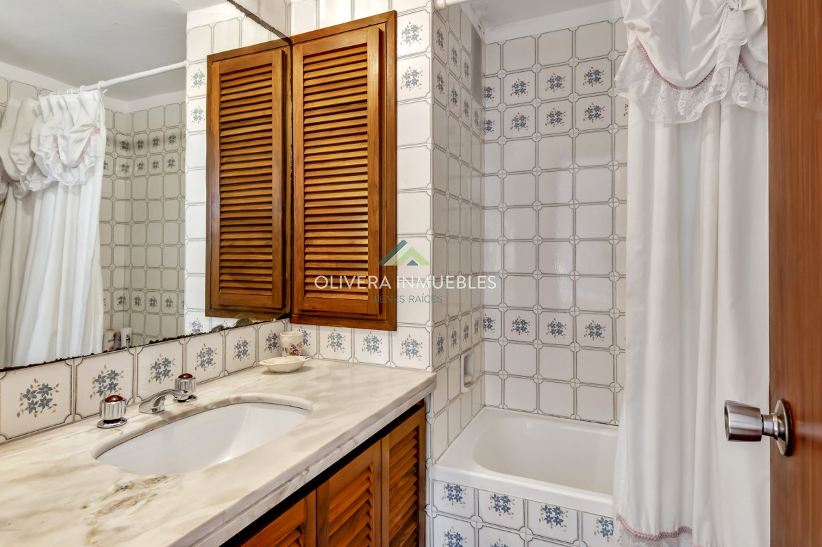 Apartamento ID.11396 - Amplio apartamento de 3 dormitorios.