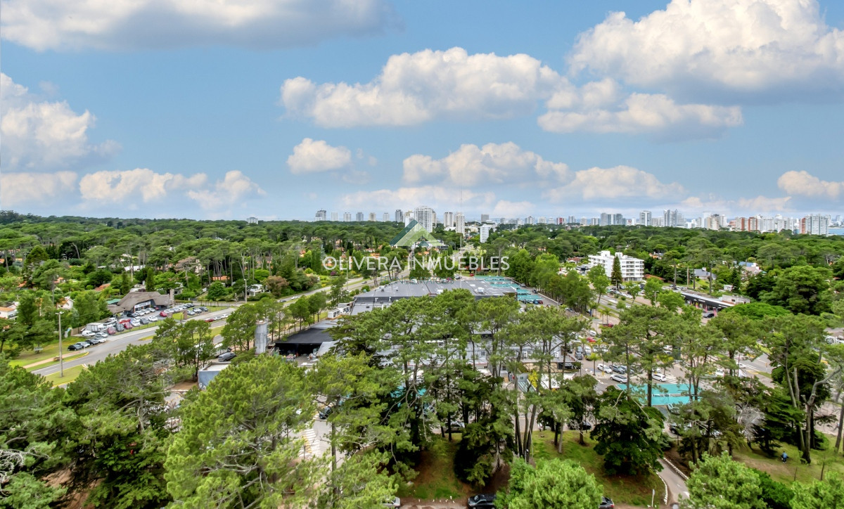 Apartamento ID.11396 - Amplio apartamento de 3 dormitorios.