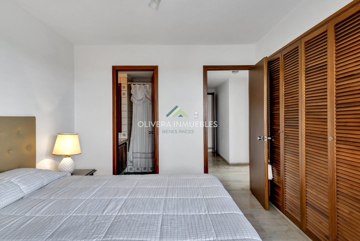 Apartamento ID.11396 - Amplio apartamento de 3 dormitorios.