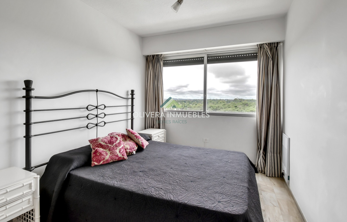 Apartamento ID.11396 - Amplio apartamento de 3 dormitorios.