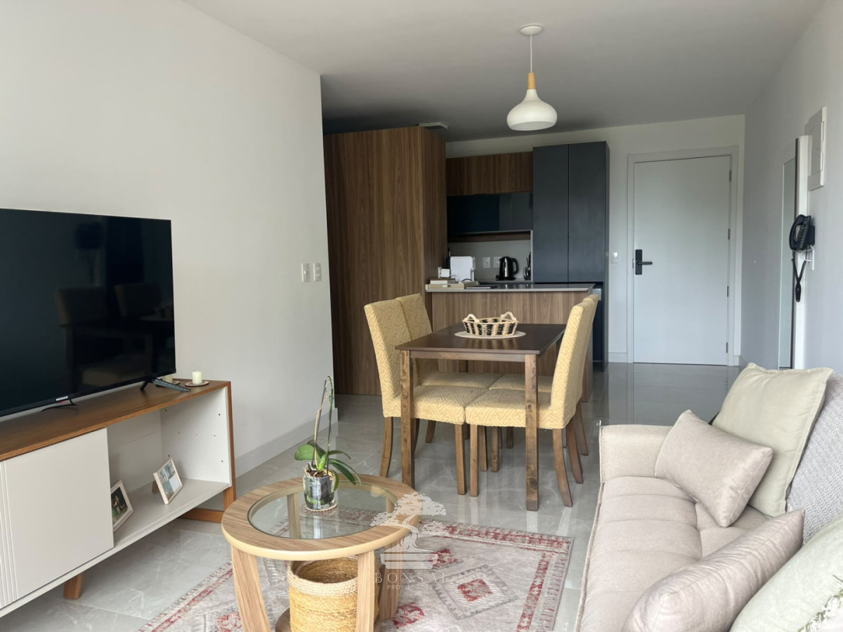 Apartamento ID.1150 - Departamento de dos dormitorios en venta con balcón y garage