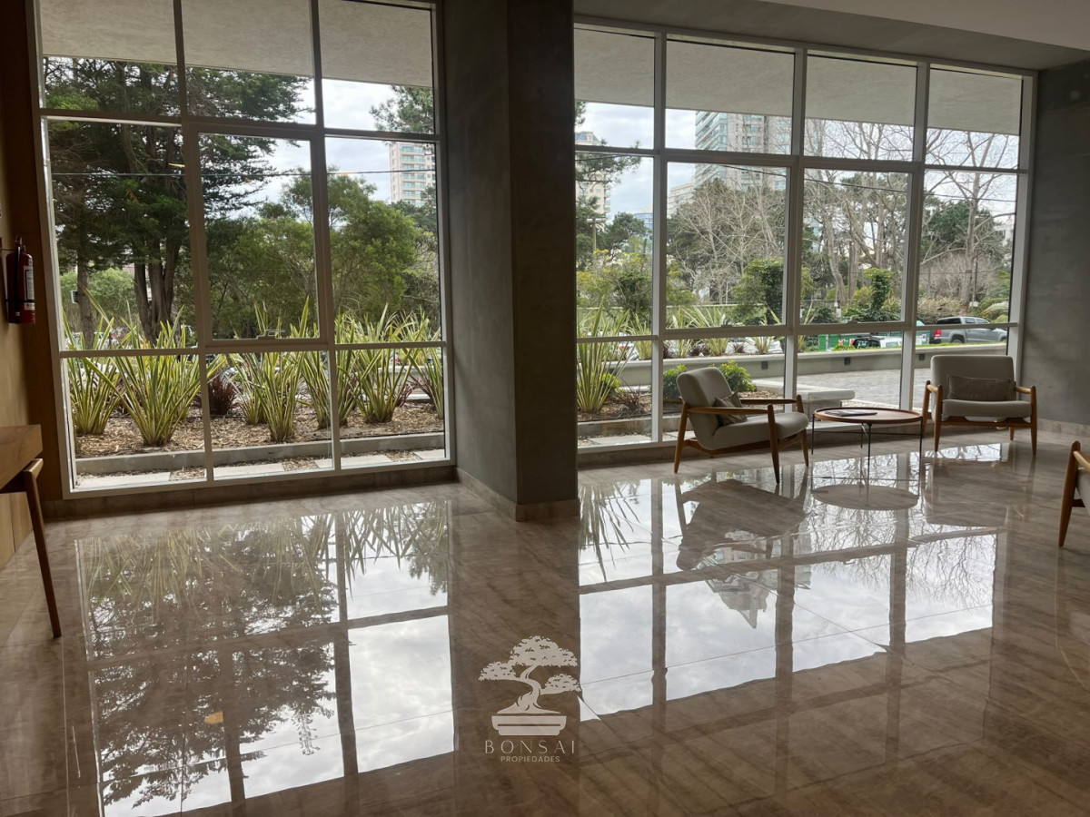 Apartamento ID.1150 - Departamento de dos dormitorios en venta con balcón y garage