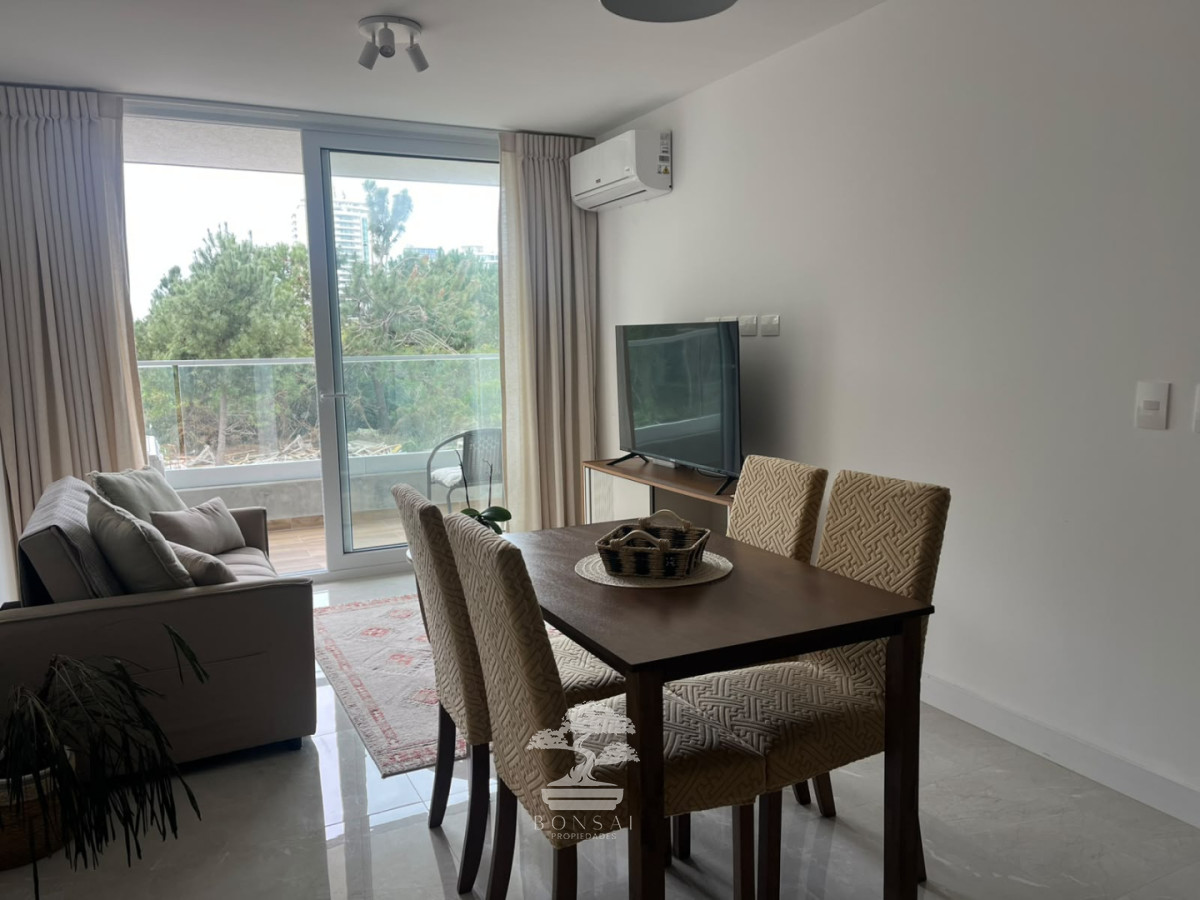 Apartamento ID.1150 - Departamento de dos dormitorios en venta con balcón y garage