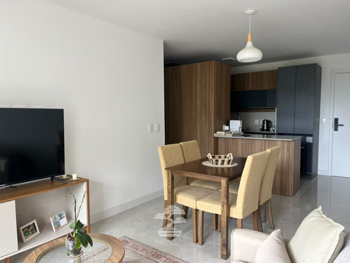 Apartamento ID.1150 - Departamento de dos dormitorios en venta con balcón y garage
