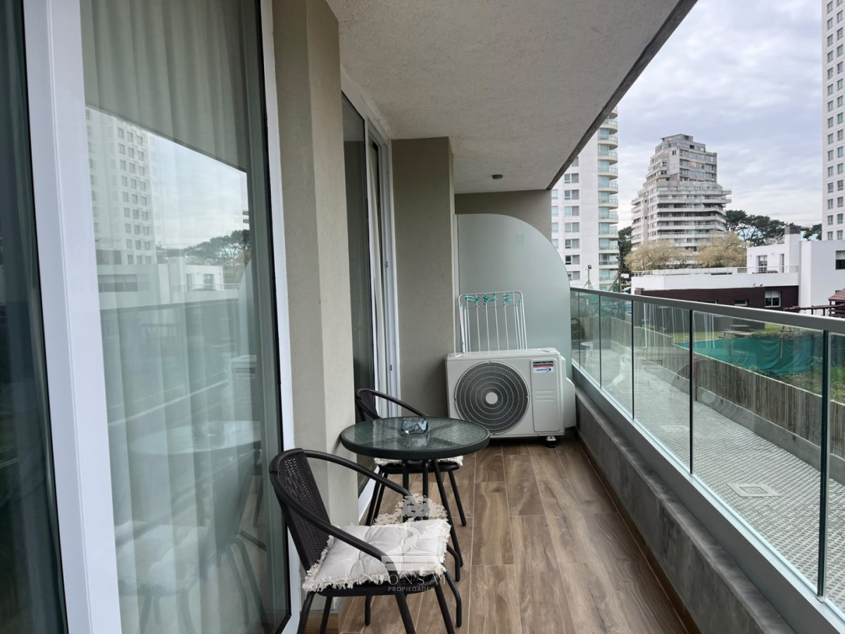 Apartamento ID.1150 - Departamento de dos dormitorios en venta con balcón y garage