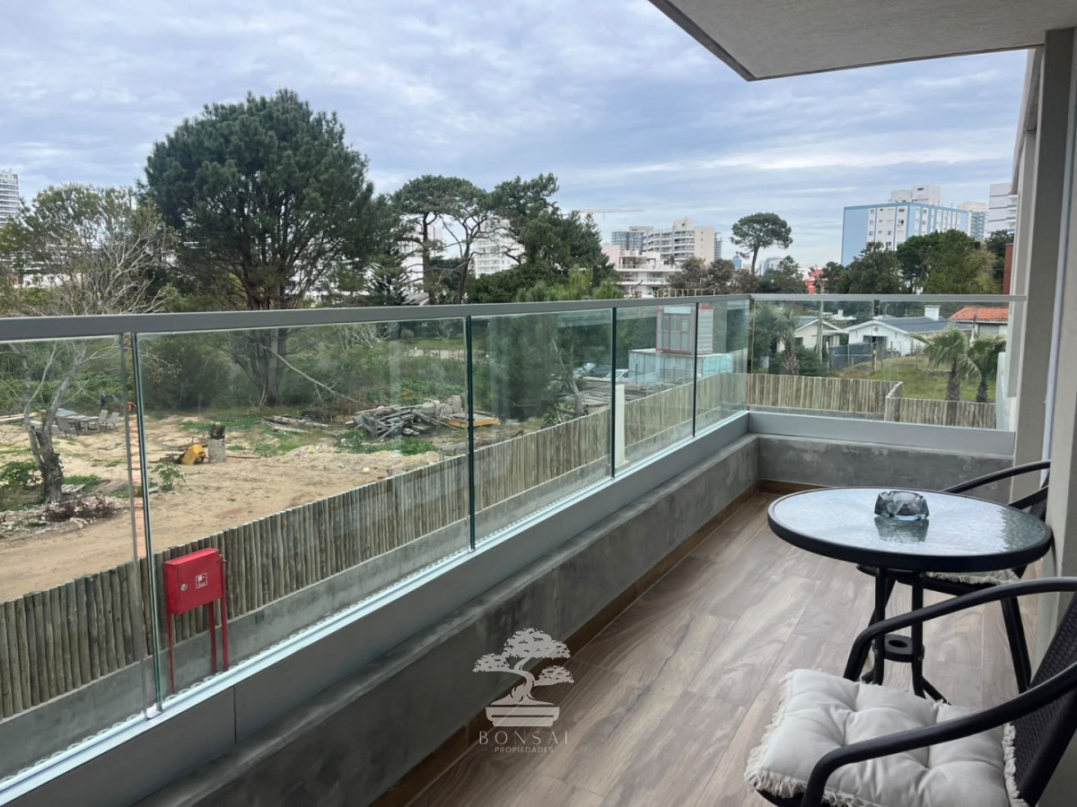 Apartamento ID.1150 - Departamento de dos dormitorios en venta con balcón y garage