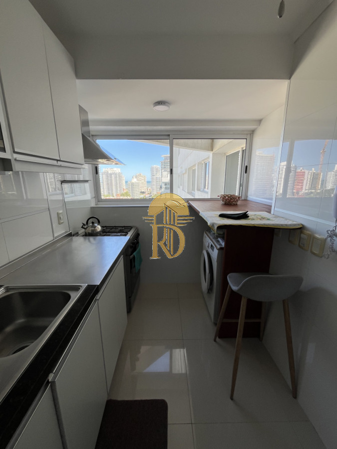 Apartamento dos dormitorios en venta con balcón y garage en Casino Tower -id-430-8