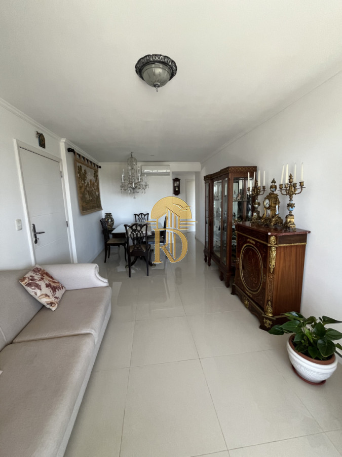 Apartamento dos dormitorios en venta con balcón y garage en Casino Tower -id-430-2