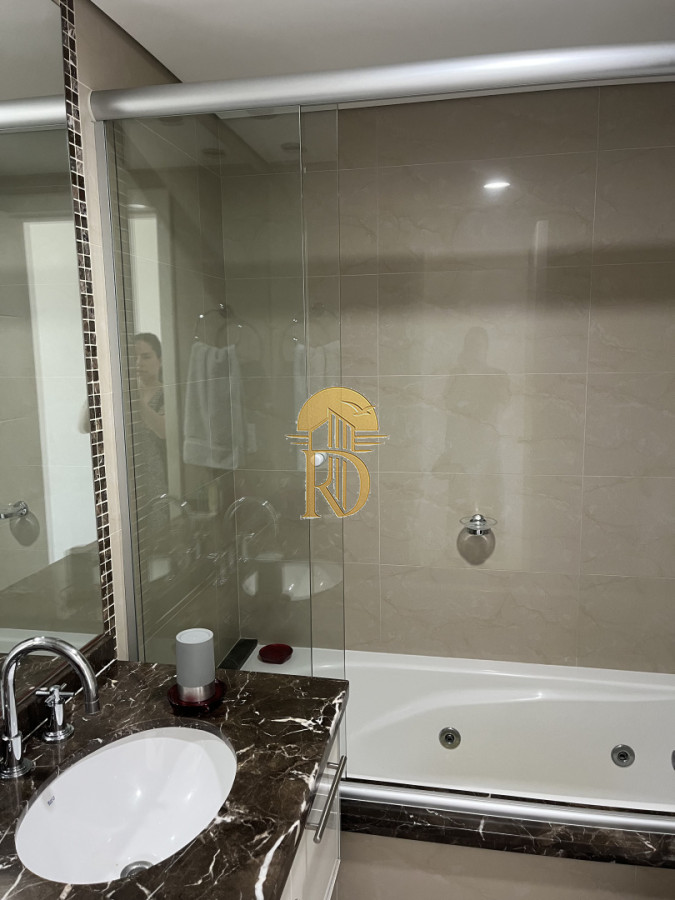 Apartamento dos dormitorios en venta con balcón y garage en Casino Tower -id-430-7