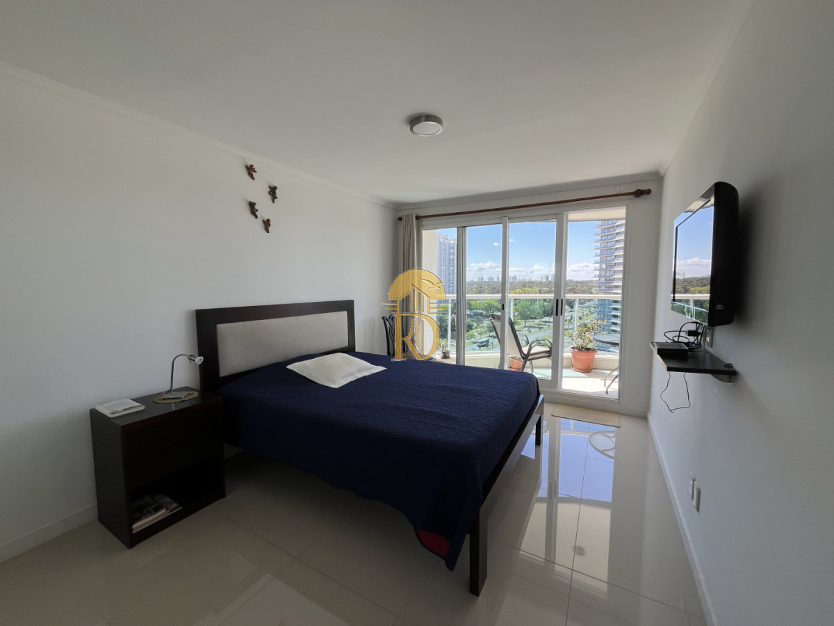 Apartamento dos dormitorios en venta con balcón y garage en Casino Tower -id-430-4