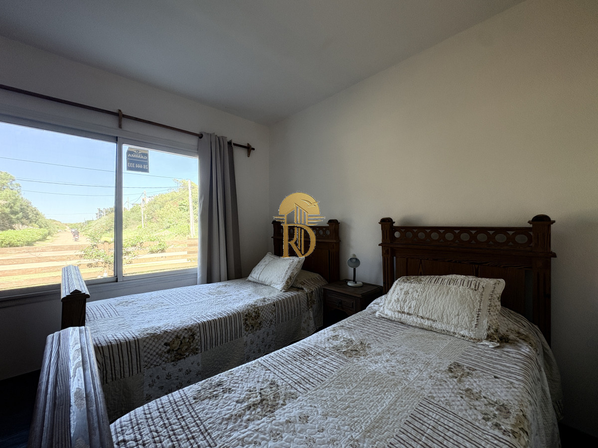 Moderna Casa a metros del MAR -id-390-15