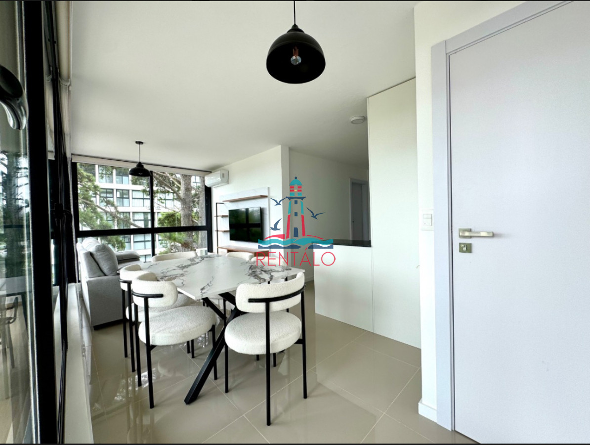 Apartamento ID.127 - Alquiler anual Apartamento 2 dormitorios en Punta del este con parrillero