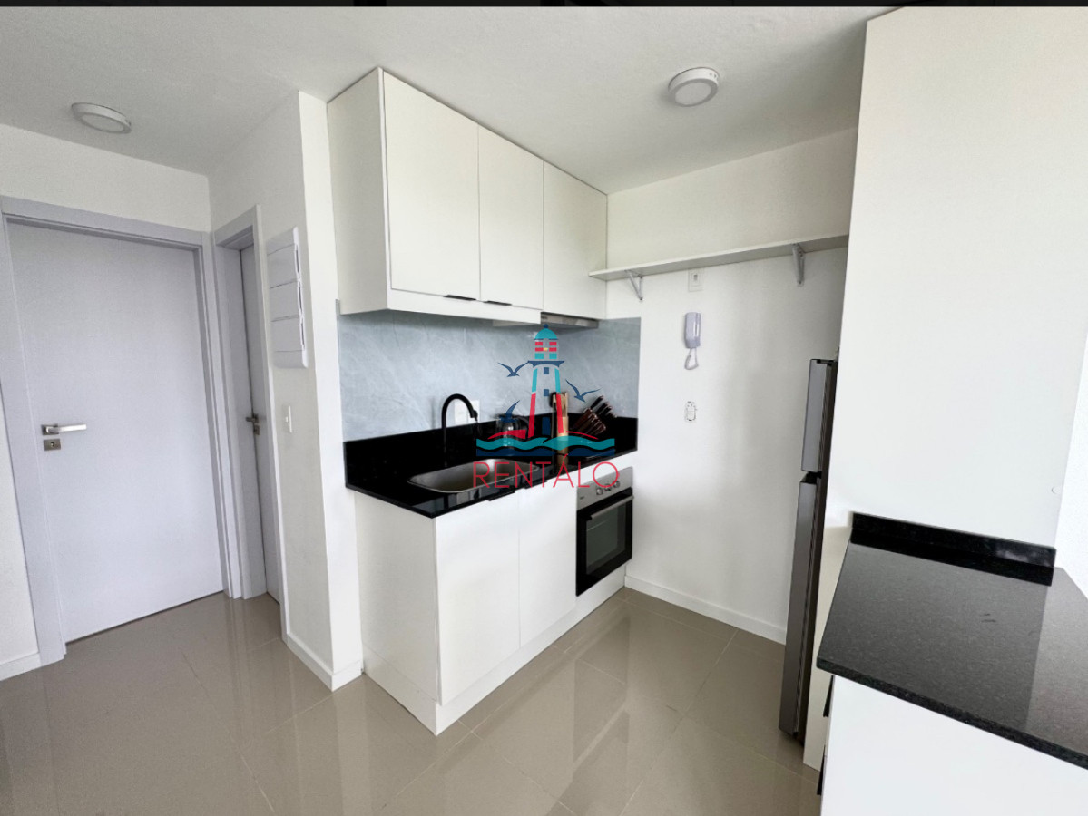 Apartamento ID.127 - Alquiler anual Apartamento 2 dormitorios en Punta del este con parrillero