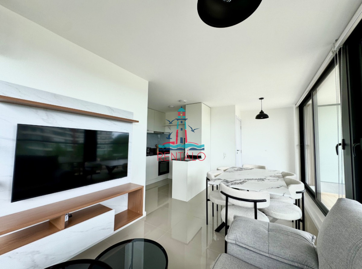 Apartamento ID.127 - Alquiler anual Apartamento 2 dormitorios en Punta del este con parrillero