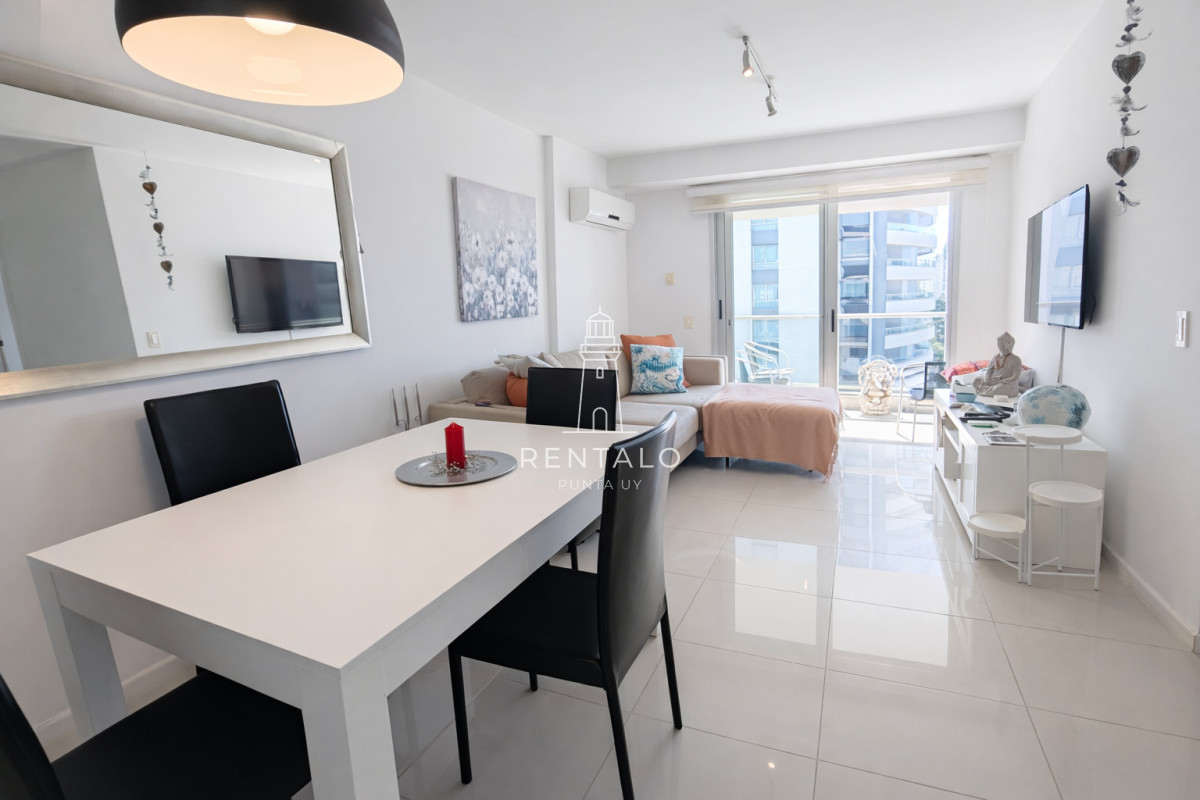 Apartamento ID.945 - Apartamento en venta  de 2 dormitorios en Punta del este Playa Brava